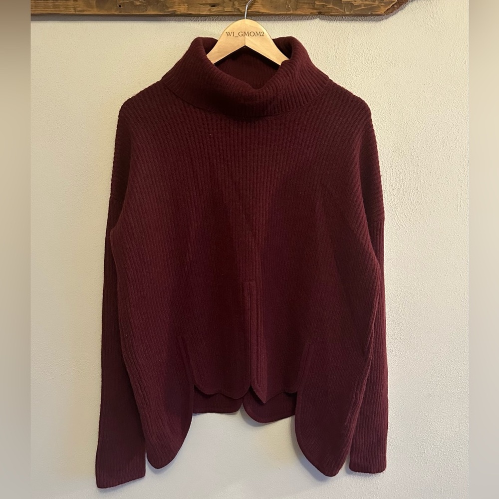 NWT Chloe Kristyn Burgundy Mink‎ Anna Scallop Sweater Women Large Tuckernuck